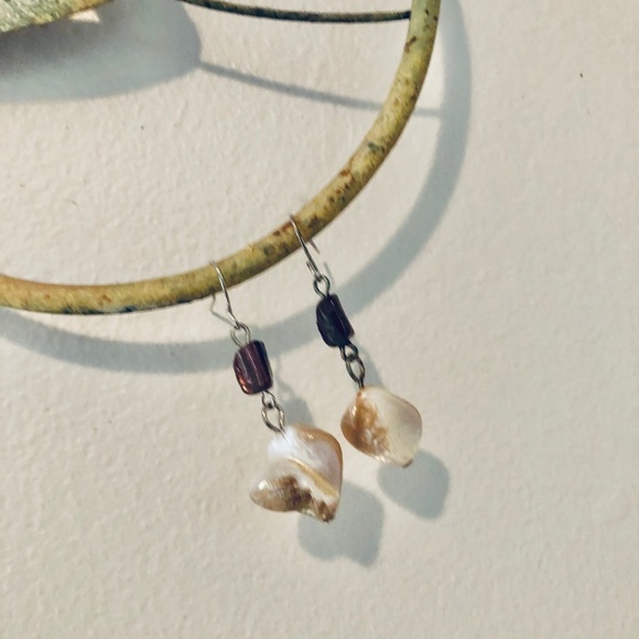 ❤️ Chico’s Neutral Stone French Wire Earrings
